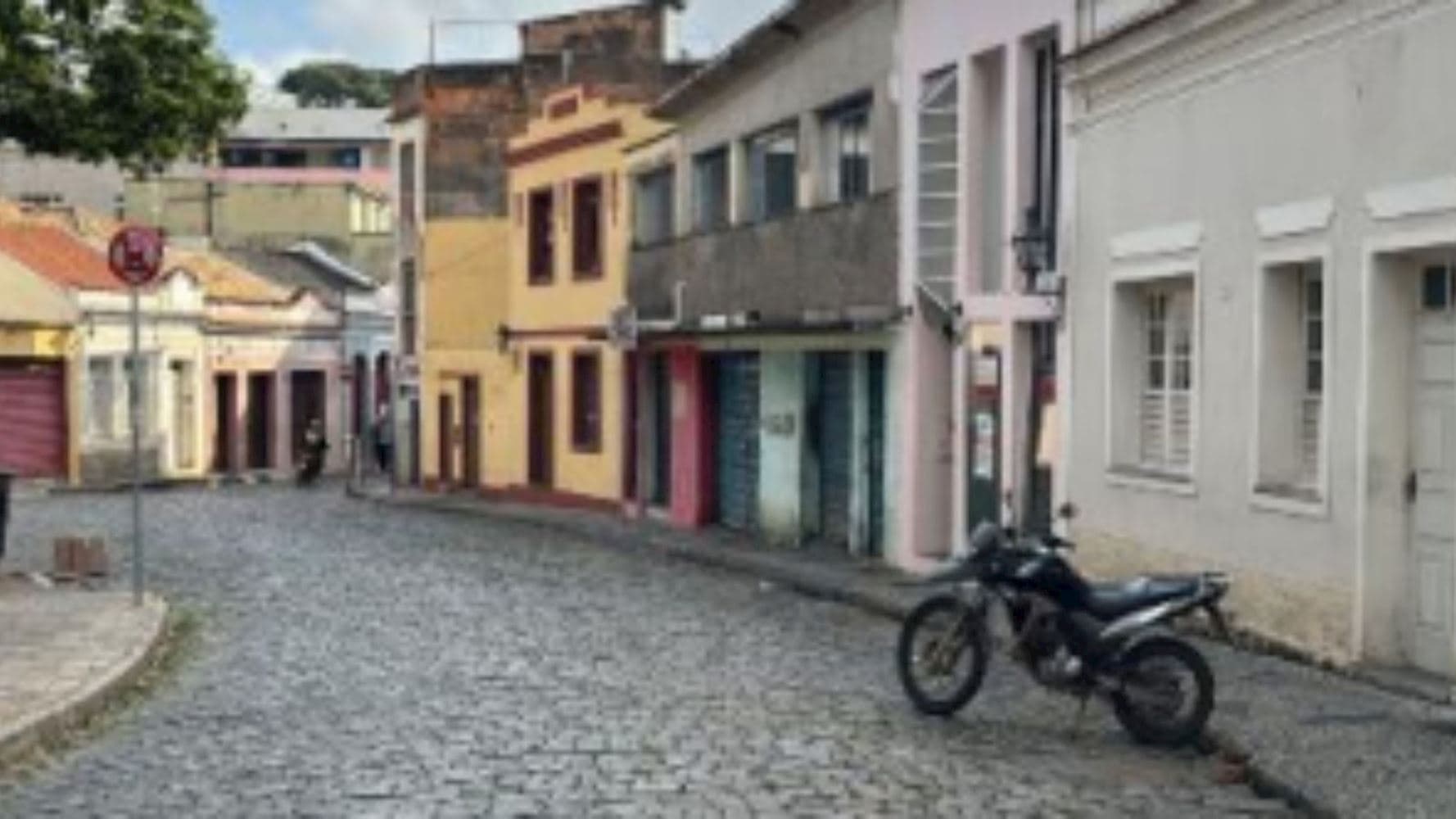Foto 2 de 3: Casa em leilão em São João Del Rei - MG, bairro Centro — Casa no Centro - São João del Rei/MG