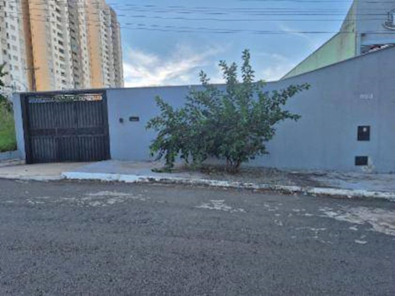 Foto 1 de 8: Casa em leilão em Goiânia - GO — Casa - Village Veneza - Goiânia/GO