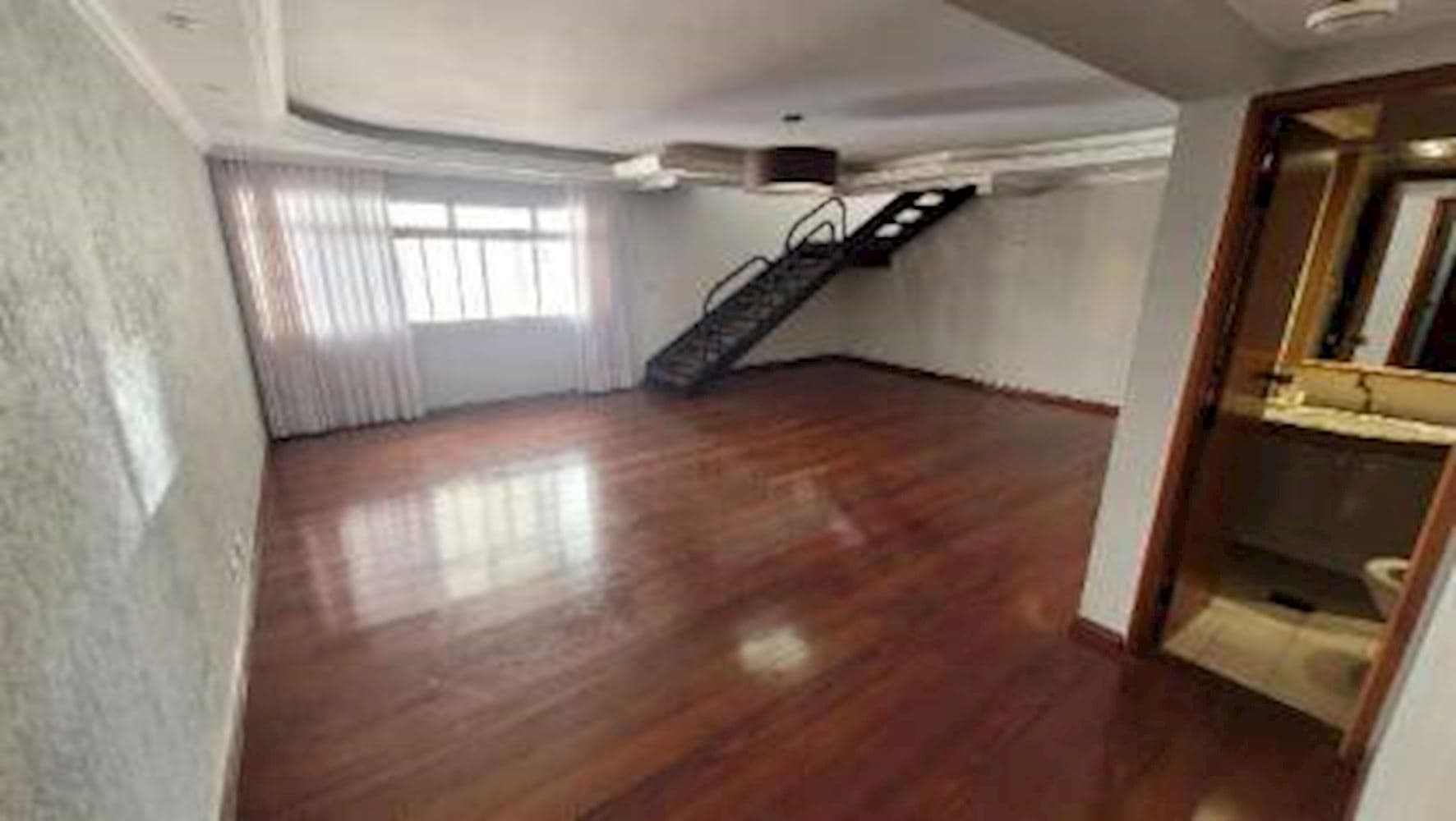 Foto 11 de 14: Apartamento em leilão em Goiânia - GO, bairro Setor Bueno — Apartamento - Setor Bueno - Goiânia/GO