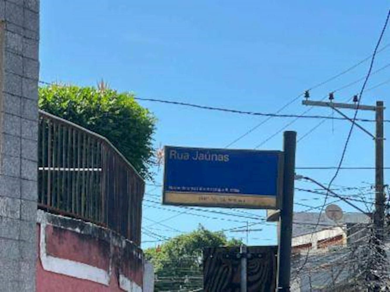Foto 3 de 3: Apartamento em leilão em Rio De Janeiro - RJ, bairro Vila Valqueire — Casa - Vila Valqueire - Rio de Janeiro/RJ