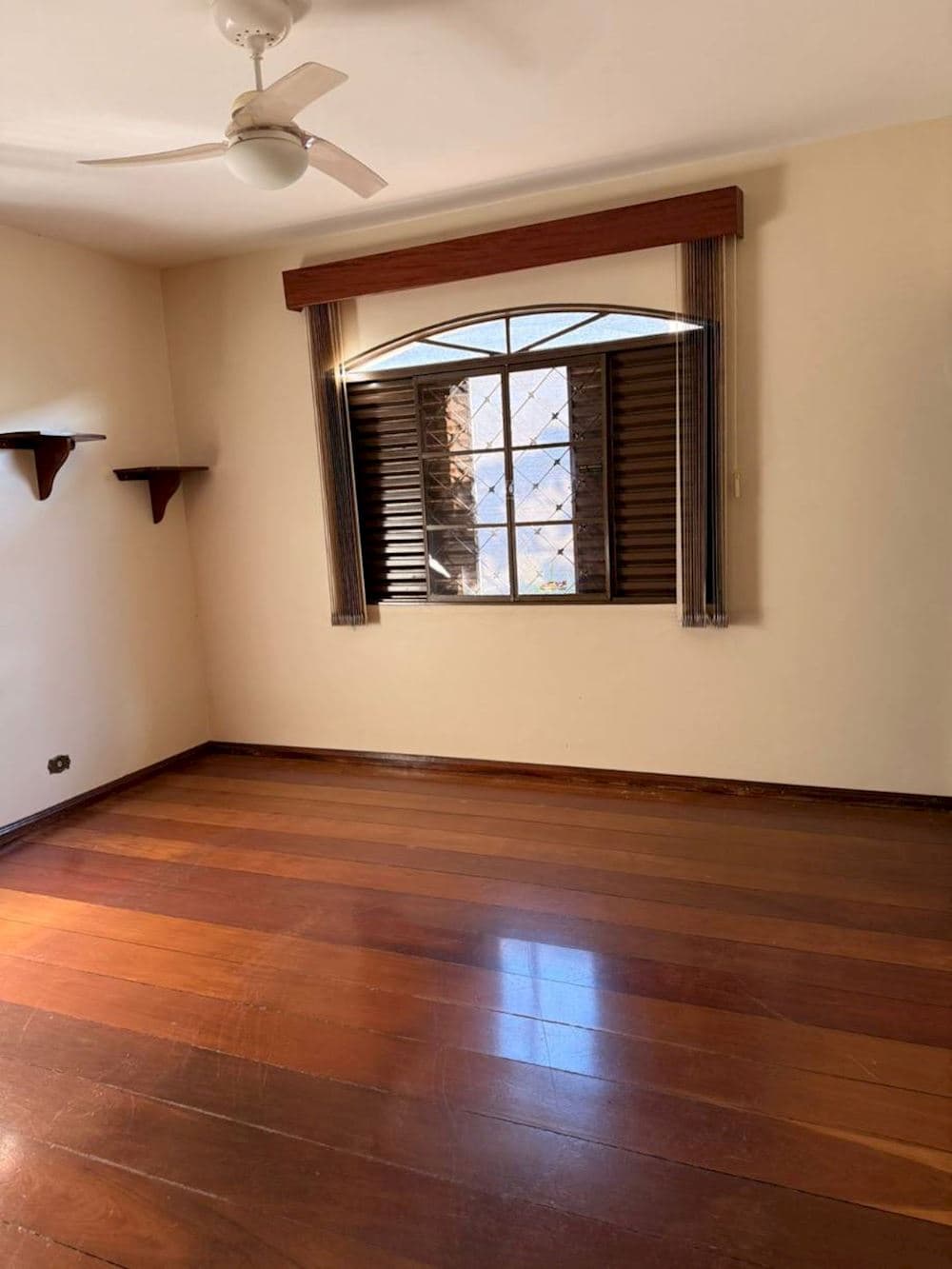 Foto 12 de 15: Casa em leilão em Faxinal - PR, bairro Centro — Casa - Centro - Faxinal/PR