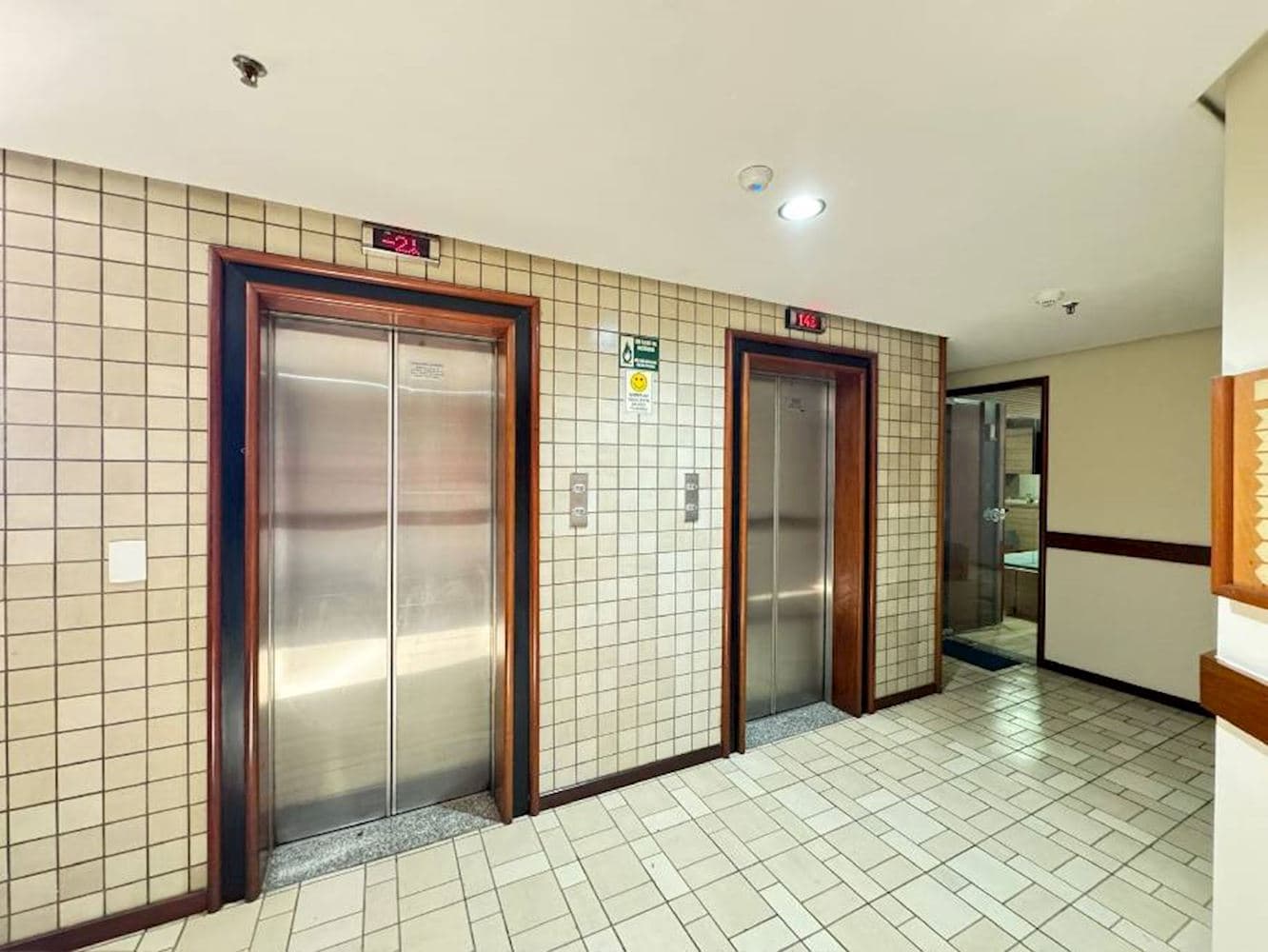 Foto 3 de 5: Comercial em leilão em Campo Grande - MS, bairro Centro — Sala comercial no "Edificio Empire Center" - Centro - Campo Grande/MS