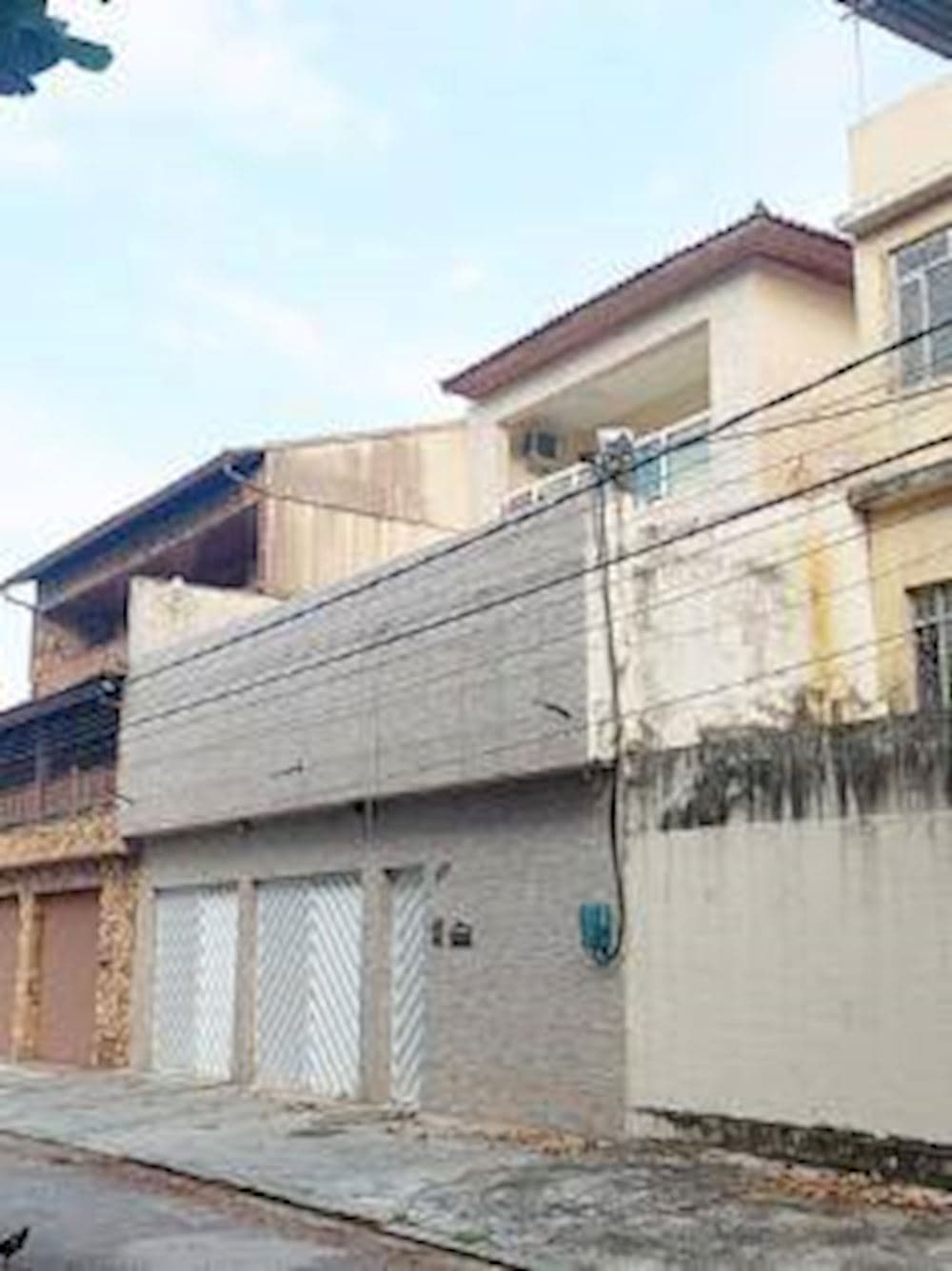 Foto 2 de 5: Casa em leilão em Rio De Janeiro - RJ, bairro Braz de Pina — Casa, Padrão, 2 vaga(s) de garagem