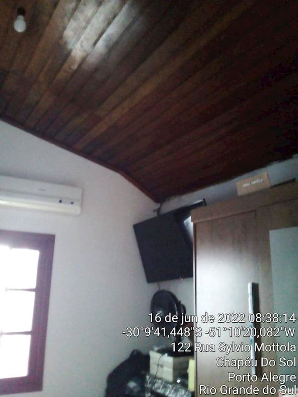 Foto 9 de 13: Casa em leilão em Porto Alegre - RS, bairro Hípica — Casa, Padrão, 0 vaga(s) de garagem