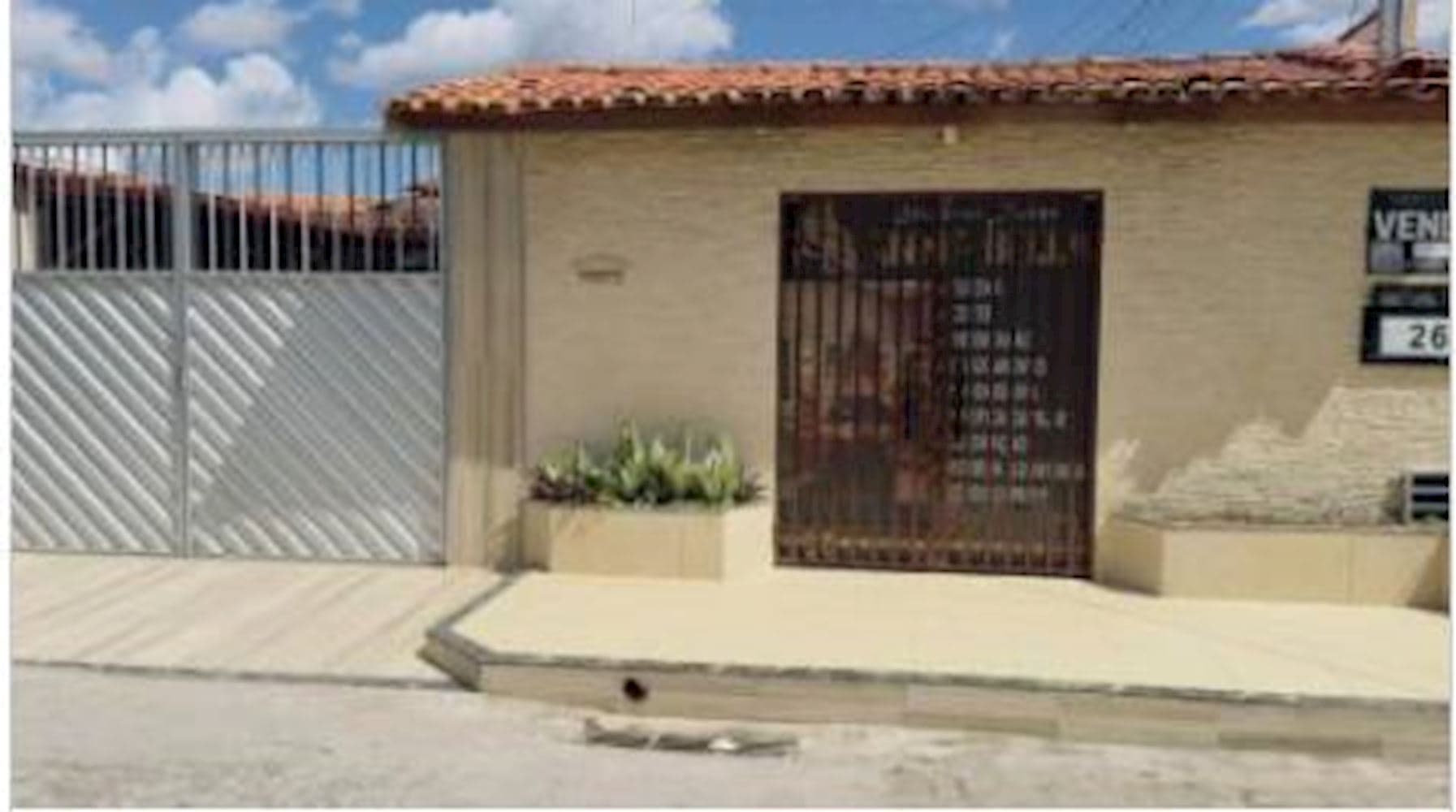 Foto 2 de 3: Casa em leilão em Feira De Santana - BA, bairro Parque Ipê — Casa - Parque Ipê - Feira de Santana/BA