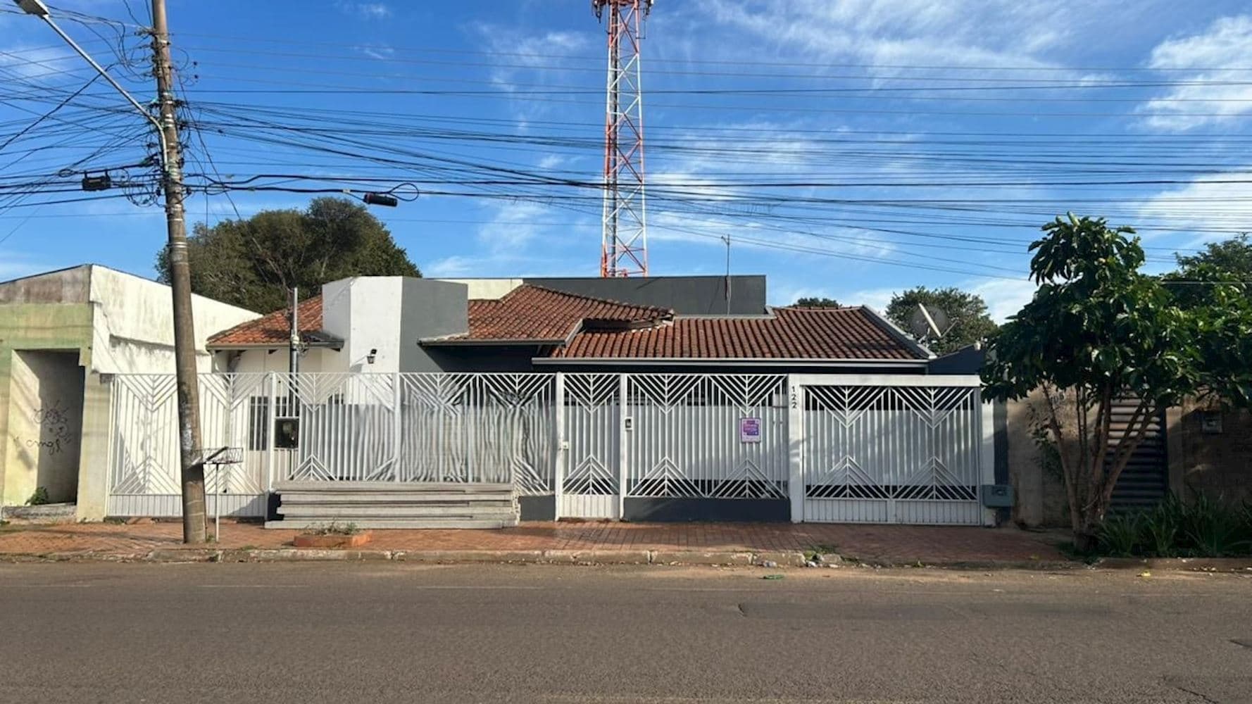 Foto 2 de 15: Casa em leilão em Campo Grande - MS, bairro Vila Taveirópolis — CASA, Padrão, 0 vaga(s) de garagem.