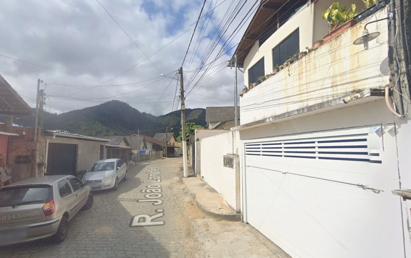 Foto 4 de 5: Casa em leilão em Nova Friburgo - RJ, bairro Amparo — Casa em Amparo - Nova Friburgo/RJ