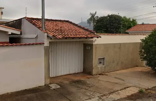Casa em leilão em Guaxupé - MG — Casa - Vila Santa Barbara - Guaxupé/MG