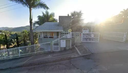 Casa em leilão em Brusque - SC — Casa Residencial - Jardim Maluche - Brusque/SC