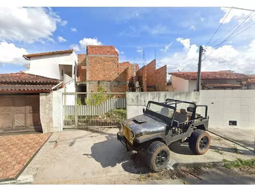 Casa em leilão em Feira De Santana - BA — Leilão De Casa - Mangabeira - Feira De Santana/ba