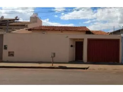 Casa em leilão em Frutal - MG — Frazão Leilões 1º Leilão De Imóveis | Estados: Mg - Mt - Rs - Sp | 3356 Lote 3356-04 Casa - Ipê Amarelo - Frutal/mg Rua Pirajuba, 1641, Frutal,mg