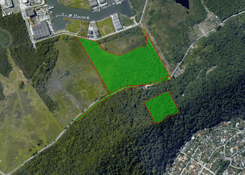 Foto 1 de 16: Terreno em leilão em Guarujá - SP — Oportunidade de Terreno para incorporação residencial, comercial e industrial - 131.431m², sendo 101.000m² plano - Astúrias CING