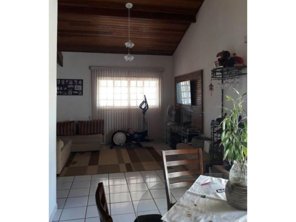 Foto 10 de 18: Casa em leilão em Atibaia - SP, bairro Portão — Chácara, 1.056m², Estância Santa Maria, Atibaia/SP