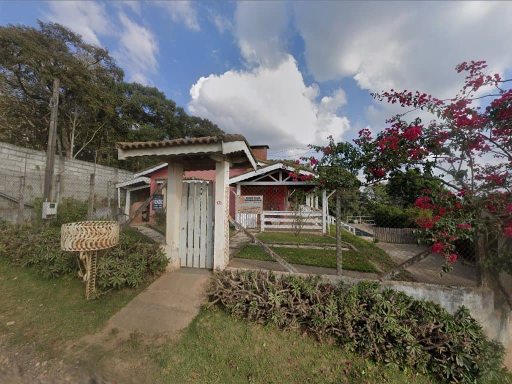 Foto 1 de 18: Casa em leilão em Atibaia - SP, bairro Portão — Chácara, 1.056m², Estância Santa Maria, Atibaia/SP