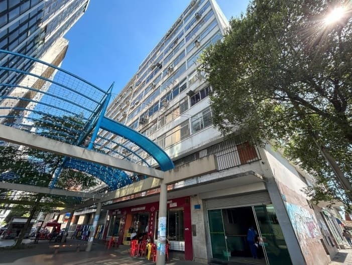 Foto 1 de 8: Comercial em leilão em Salvador - BA — Sala Comercial, 69m², Edifício Serra da Raiz, Salvador/BA