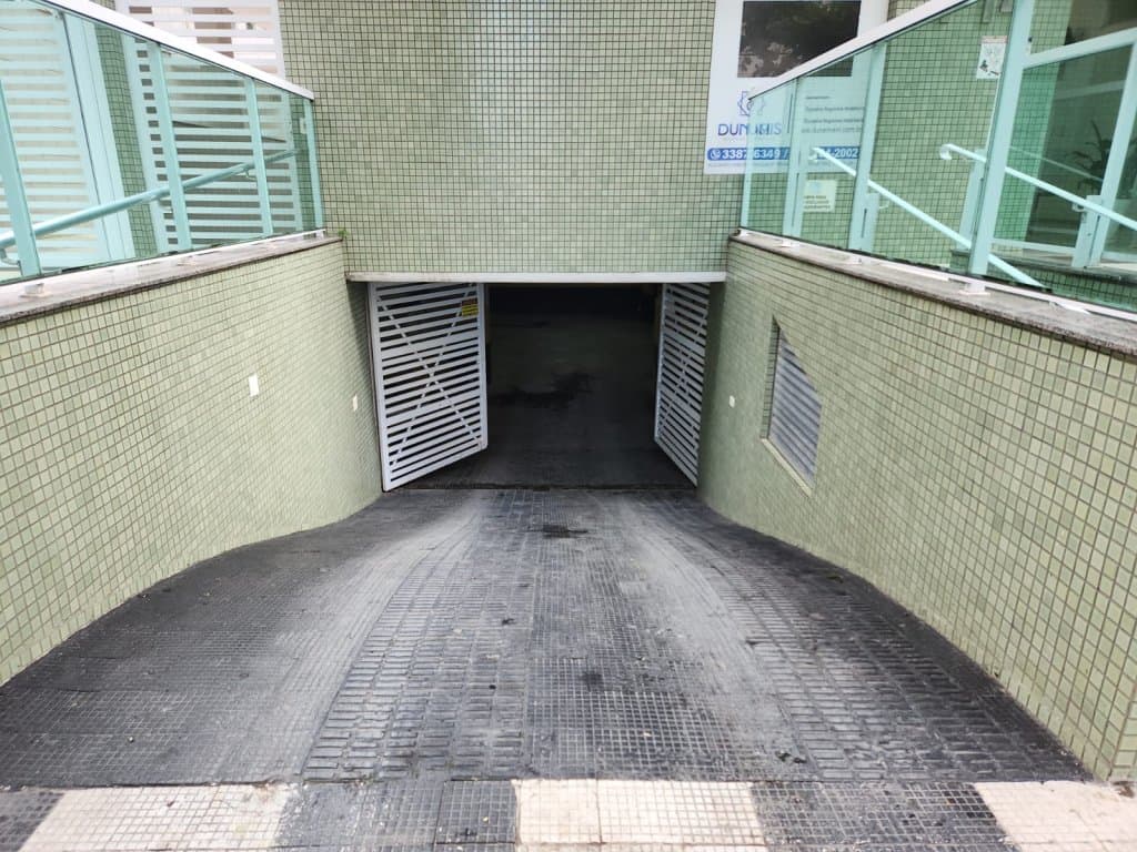 Foto 3 de 5: Vaga de Garagem em leilão em Guarujá - SP, bairro Pitangueiras — Direitos sobre uma Vaga de Garagem, 12m², Edifício Monsieur, Pitangueiras, Guarujá/SP