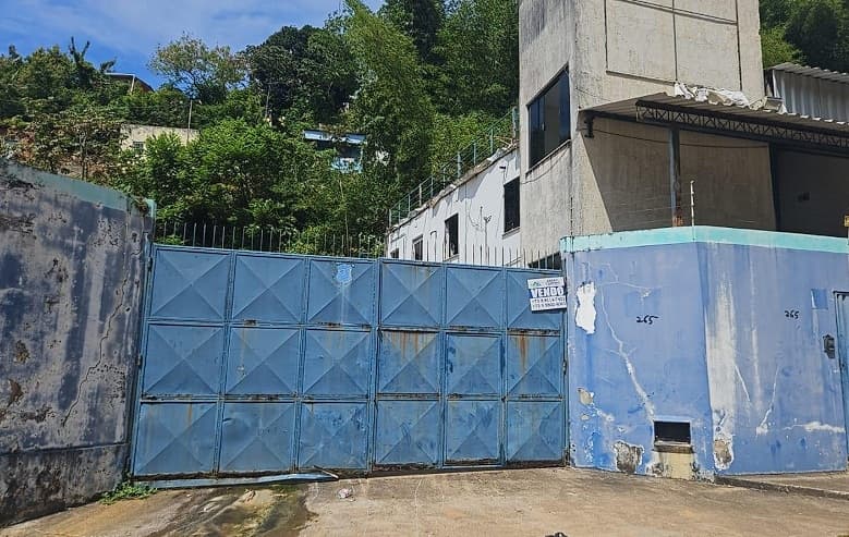 Foto 1 de 13: Comercial em leilão em Ilhéus - BA — Imóvel Comercial, 1.680m², Caixa D'água, Fortllev, 5.000L e Mini Rack, Cidade Nova, Ilhéus/BA