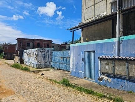 Foto 2 de 13: Comercial em leilão em Ilhéus - BA — Imóvel Comercial, 1.680m², Caixa D'água, Fortllev, 5.000L e Mini Rack, Cidade Nova, Ilhéus/BA