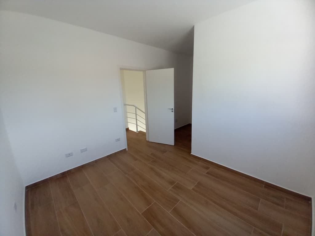 Foto 4 de 15: Casa em leilão em Itanhaém - SP, bairro Jardim São Fernando — Unidade Residencial em Condomínio no Litoral Paulista - Área Total de 87,397 m² – Itanhaém