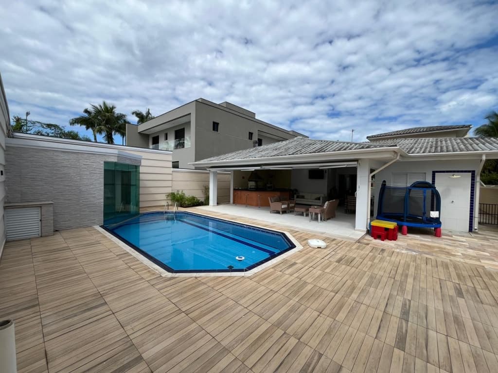 Casa em leilão em Guarujá - SP, bairro Jardim Acapulco — Sobrado alto padrão, 4 quartos, piscina, churrasqueira, cozinha americana, sauna, 4 vagas,frente praça, excelente acabamento 525m², Loteamento Jardim Acapulco, Guarujá/SP