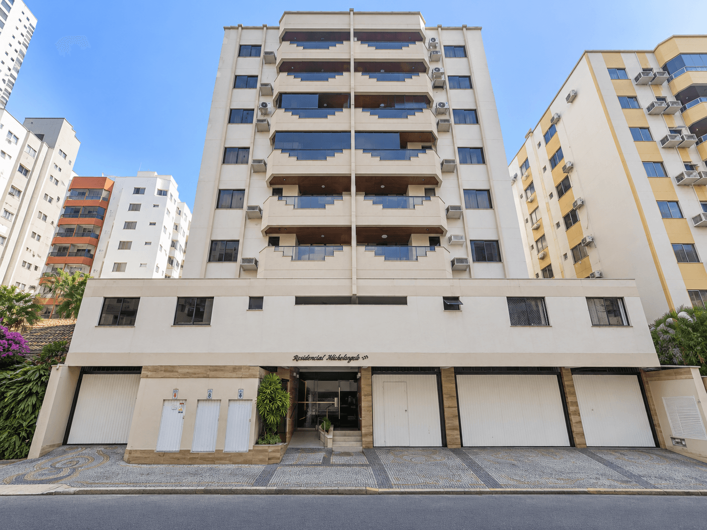 Apartamento em leilão em Balneário Camboriú - SC, bairro Centro — Apartamento, 2 Quartos,70,00m², Ed. Michelangelo, Balneário Camboriú/SC