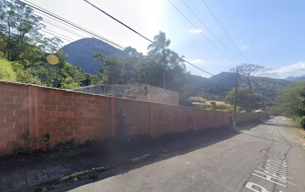 Foto 1 de 3: Casa em leilão em Petrópolis - RJ — Casa, A.T.: 3.976m², A.C.: 450m², Retiro, Petrópolis/RJ
