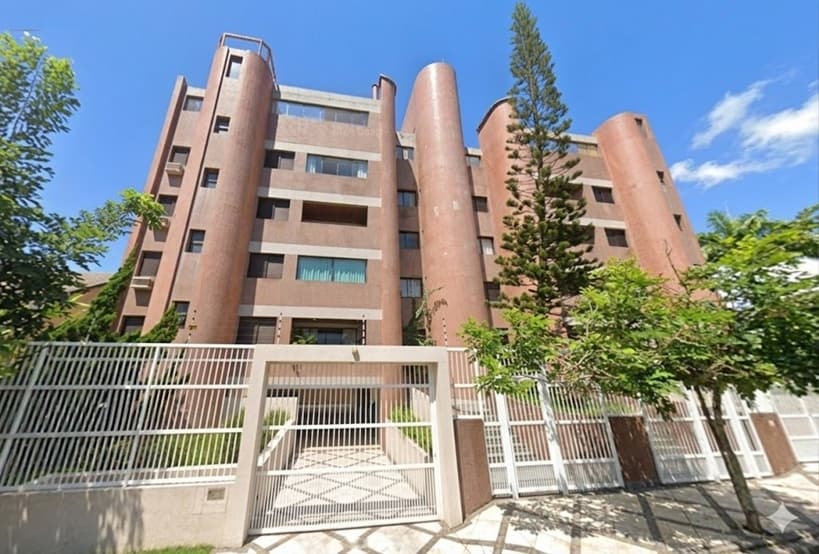 Apartamento em leilão em Peruíbe - SP — Apartamento Duplex, 3 Quartos, Suíte, Varanda, a.t 241,10m², a.ú 175,59m², Vaga de Garagem, Peruíbe/SP
