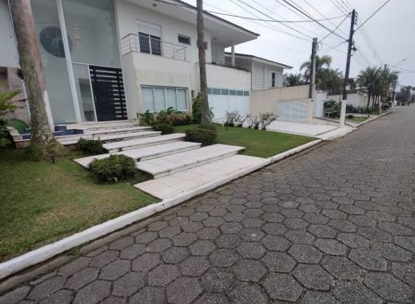 Foto 2 de 8: Casa em leilão em Guarujá - SP — Mansão, ALTO PADRÃO, 7 DORMITÓRIOS, Condomínio Jardim Acapulco, Guarujá/SP