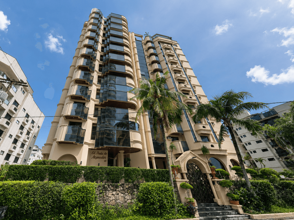 Foto 1 de 3: Apartamento em leilão em Guarujá - SP, bairro Enseada — Apartamento, 103,28m², 2 Vagas de Garagem, Edifício Ponta do Arpoador, Guarujá/SP