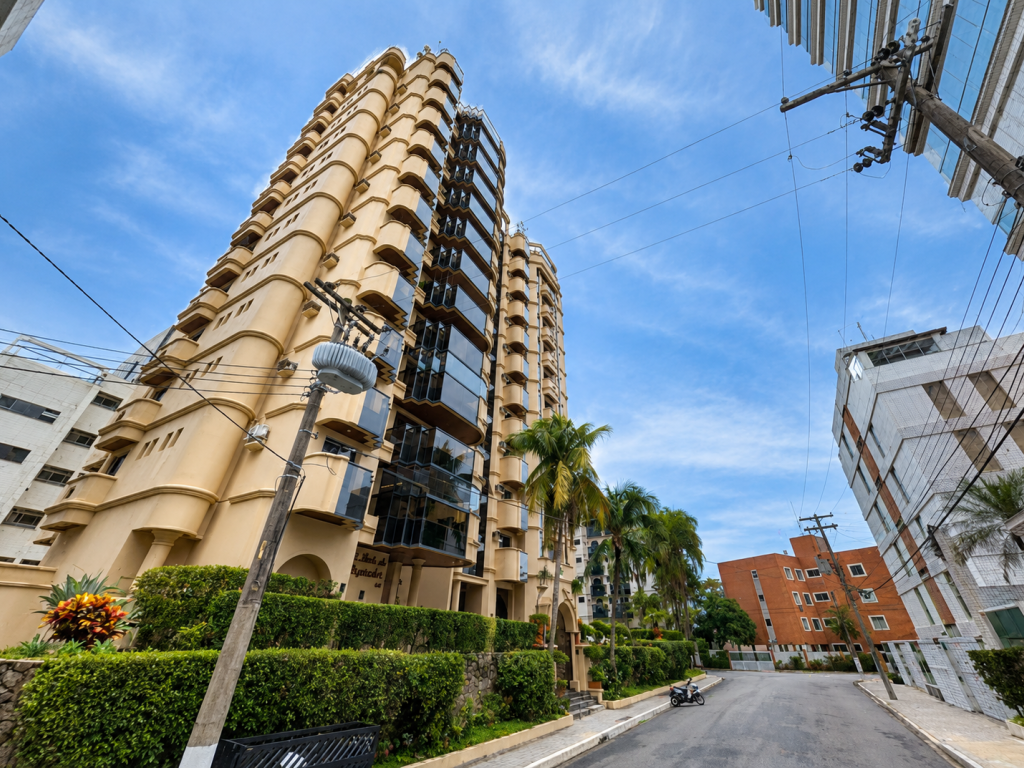 Foto 2 de 3: Apartamento em leilão em Guarujá - SP — Apartamento, 103,286m², 2 Vagas de Garagem, EdifícioPonta do Arpoador, Guarujá/SP