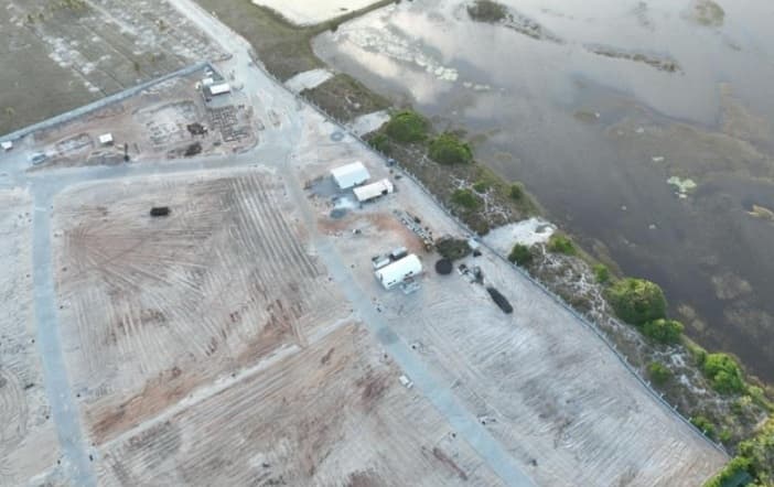 Foto 3 de 6: Terreno em leilão em Camaçari - BA, bairro Monte Gordo — Lote de Terrenos, 813m², Alphaville Guararujaba, Camaçari/BA
