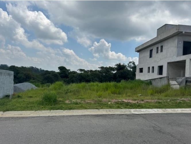 Foto 1 de 6: Terreno em leilão em Santana De Parnaíba - SP, bairro Jardim Bandeirantes — Lote de Terreno, a.t 560m², Condomínio Altavis Aldeia, Santana de Parnaíba/SP