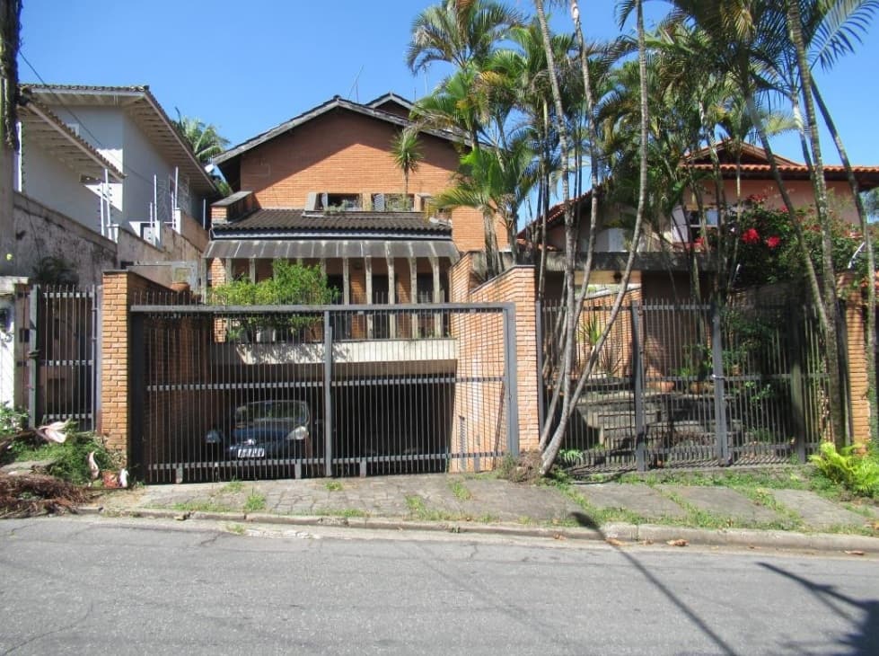 Foto 1 de 19: Casa em leilão em São Paulo - SP, bairro Morumbi — Casa, ALTO PADRÃO, 4 Suítes, 560m², Morumbi, São Paulo/SP