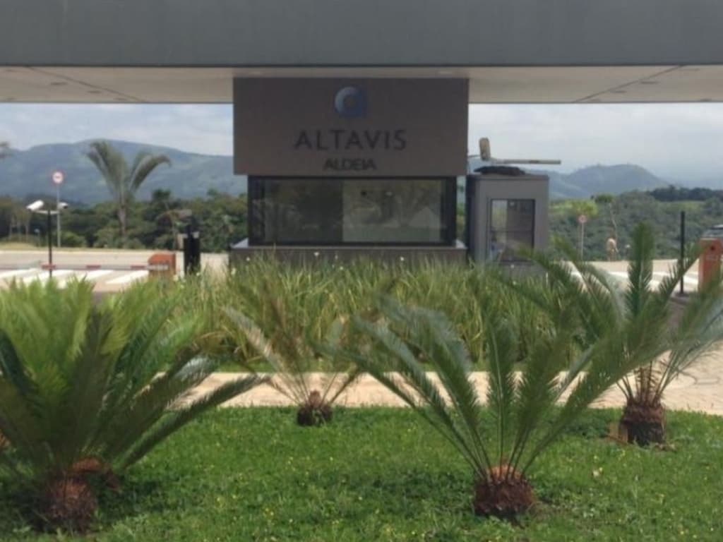 Foto 2 de 3: Terreno em leilão em Santana De Parnaíba - SP — Lote de Terreno, 490,00m², Res. Comer. Serra do Sol, Chácara Boa Vista, Santana de Parnaíba/SP