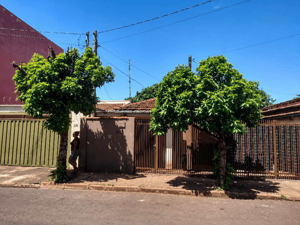 Casa em leilão em Guará - SP, bairro Guará — 3 Casas, 435,00m², Vila Vitória, Guará/SP