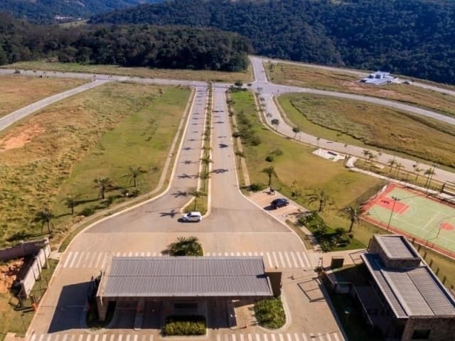 Foto 4 de 9: Terreno em leilão em Santana De Parnaíba - SP, bairro Sítio do Morro — Lote de Terreno, 682m², Condomínio Altavis da Serra, Santana de Parnaíba/SP