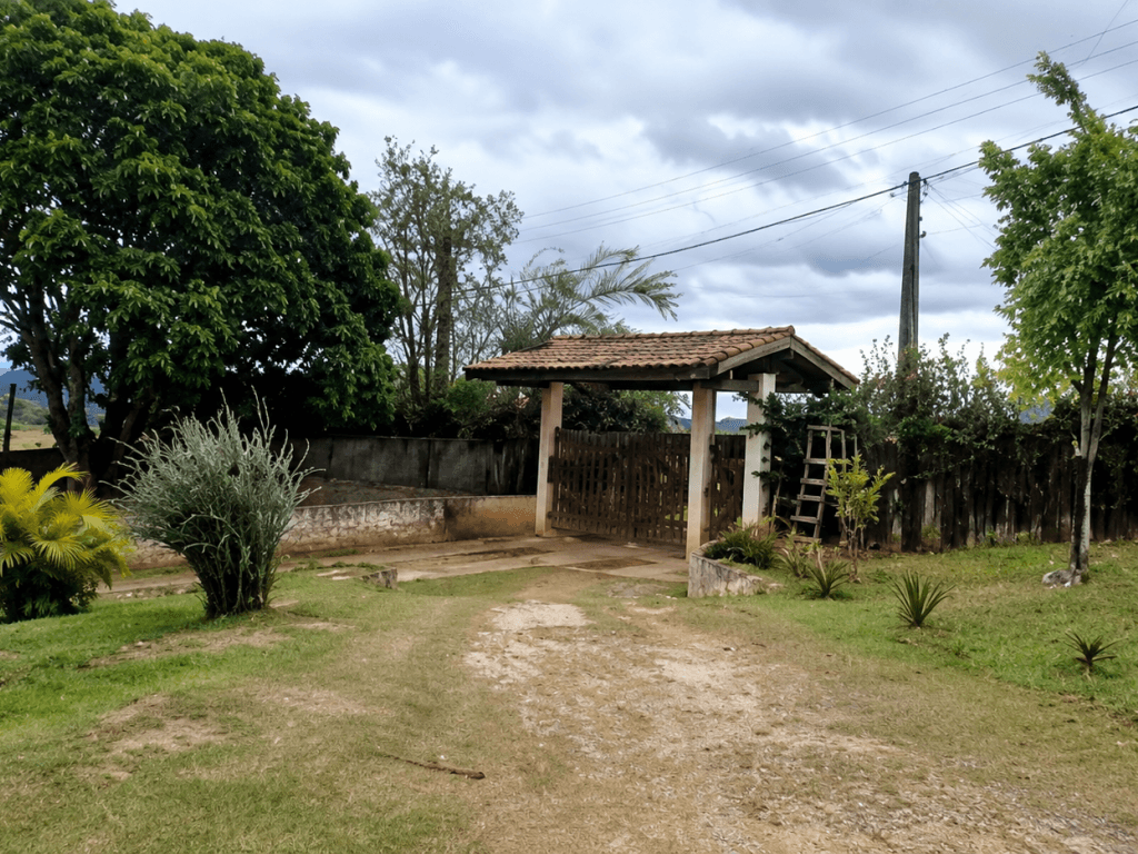 Foto 3 de 5: Terreno em leilão em Guararema - SP, bairro Lambari — Imóvel Residencial, 4 DORMITÓRIOS, 685m², Parque Agrinco, Guararema/SP
