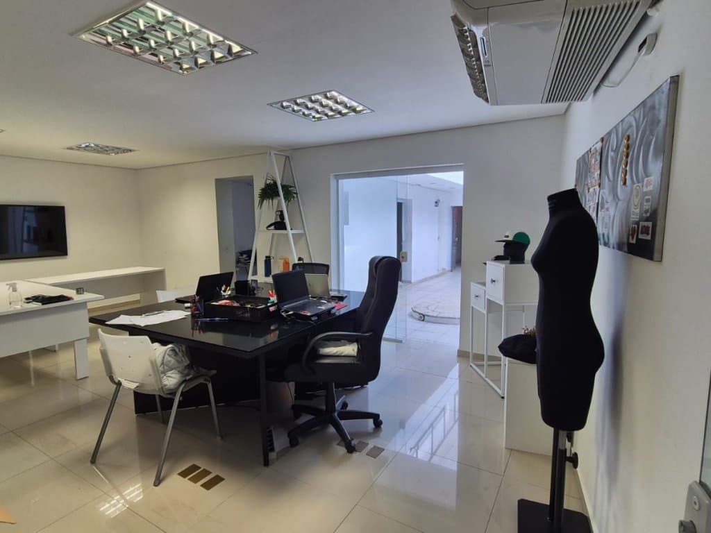 Foto 6 de 29: Casa em leilão em Campinas - SP, bairro Vila Elizabeth — Imóvel Comercial, 326m², Cambuí, Campinas/SP