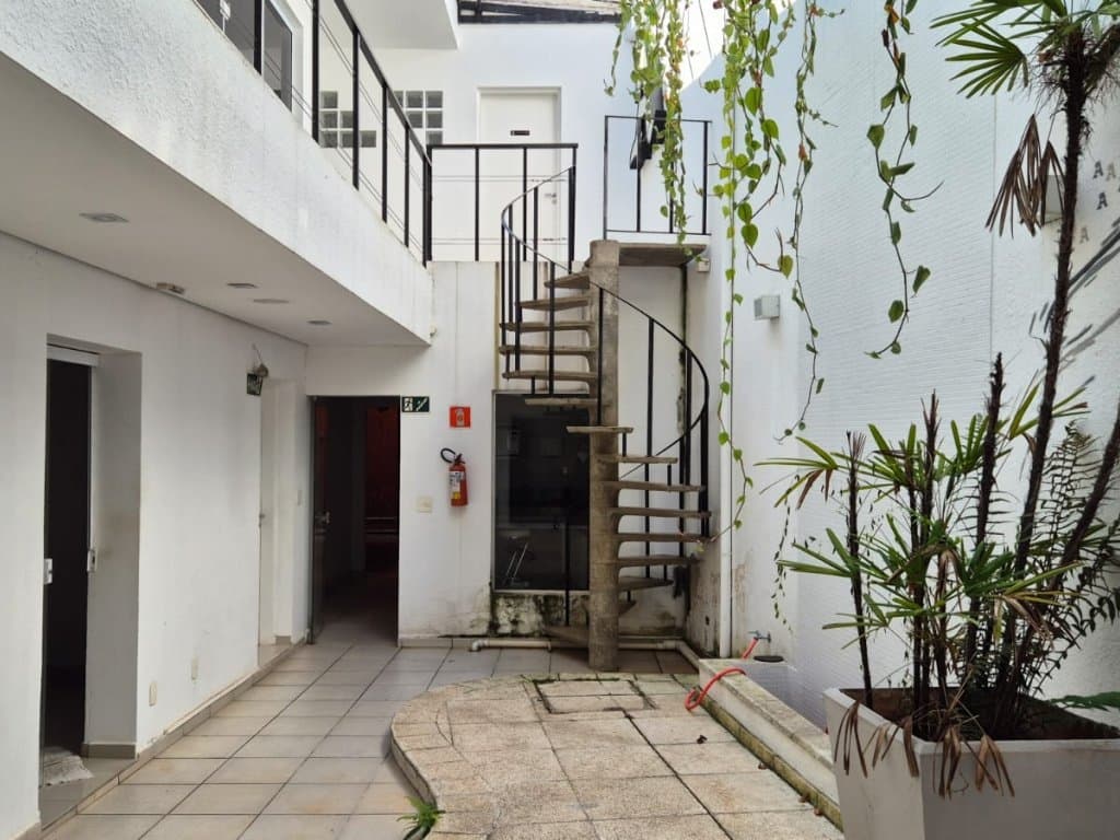 Foto 10 de 29: Casa em leilão em Campinas - SP, bairro Vila Elizabeth — Imóvel Comercial, 326m², Cambuí, Campinas/SP