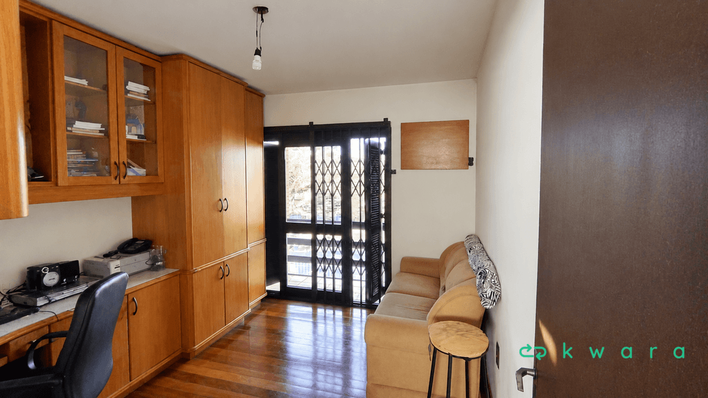Foto 17 de 19: Casa em leilão em Porto Alegre - RS, bairro Jardim São Pedro — Sobrado de 163m² no Jardim São Pedro - Porto Alegre/RS