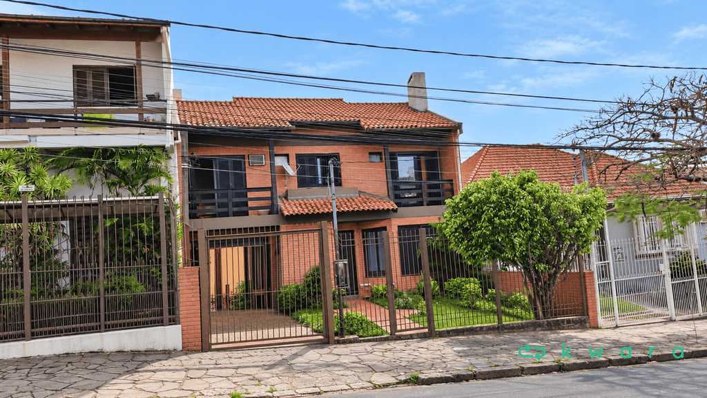 Foto 1 de 19: Casa em leilão em Porto Alegre - RS, bairro Jardim São Pedro — Sobrado de 163m² no Jardim São Pedro - Porto Alegre/RS