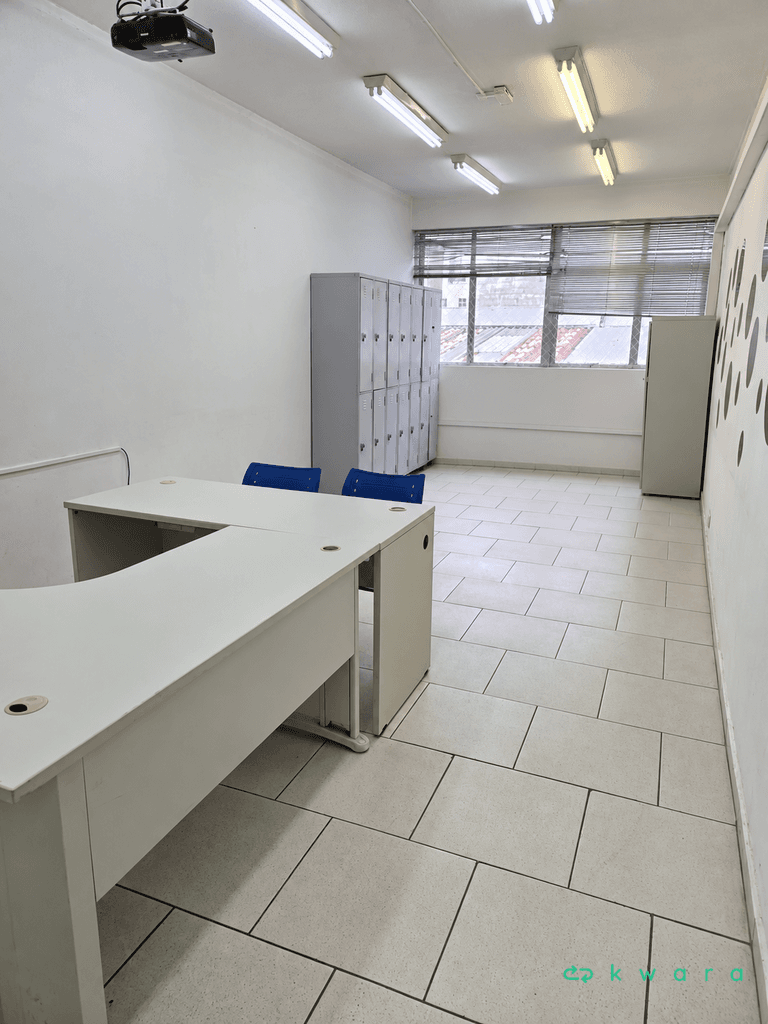 Foto 4 de 21: Comercial em leilão em Curitiba - PR, bairro Centro — Sala Comercial de 386,74,00 m² no Centro, Curitiba / PR