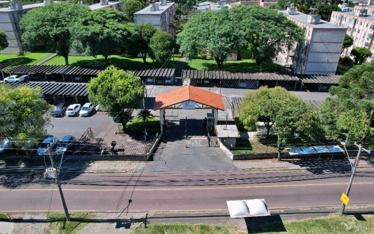 Foto 2 de 7: Apartamento em leilão em Curitiba - PR — Lote 1 - APARTAMENTO NO CONDOMÍNIO CONJUNTO RESIDENCIAL MARECHAL RONDON, CIC