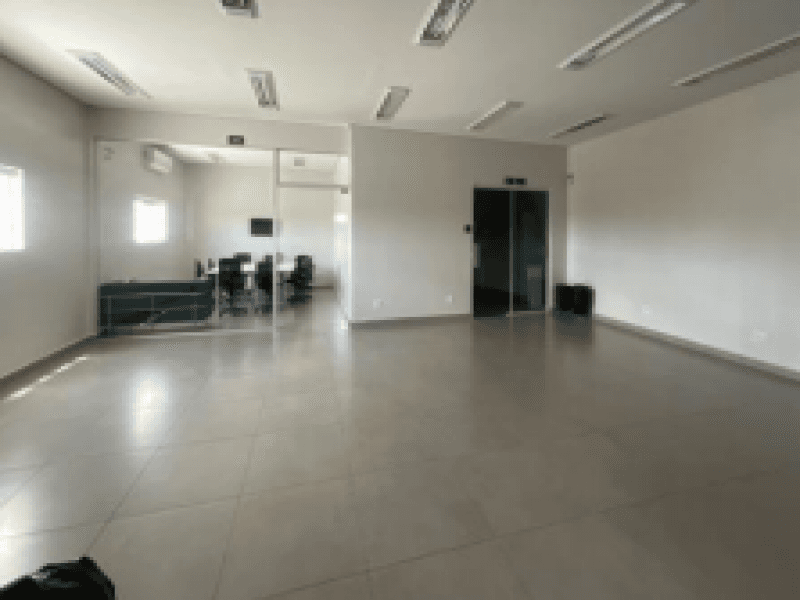 Foto 16 de 18: Comercial em leilão em Pratápolis - MG, bairro Centro — Prédio, Comercial, Centro