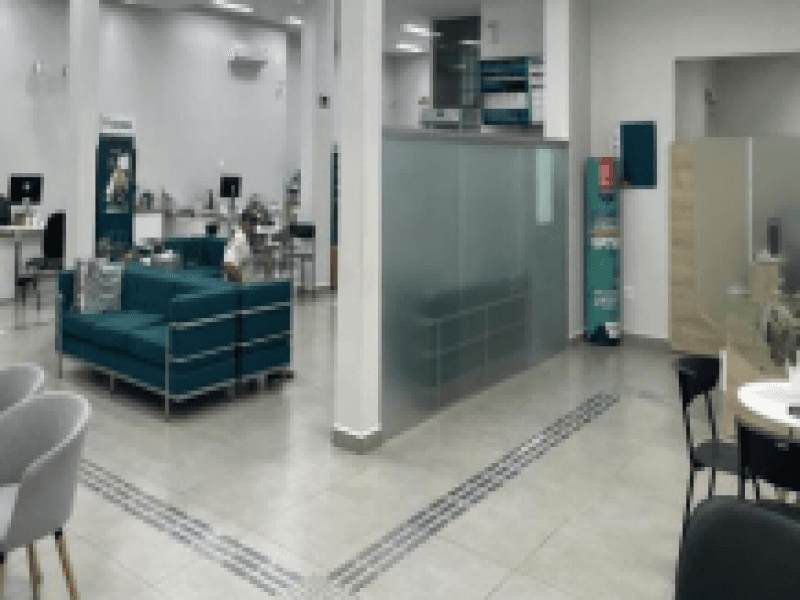 Foto 7 de 18: Comercial em leilão em Pratápolis - MG, bairro Centro — Prédio, Comercial, Centro