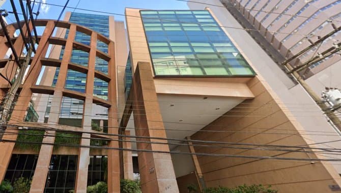 Comercial em leilão em Campinas - SP — Loja Comercial 1.619 m² (Térreo e Sobreloja) com 32 vagas - Centro - Campinas - SP