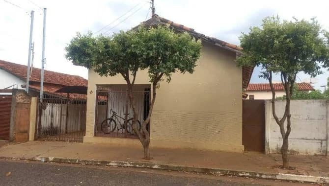 Casa em leilão em Frutal - MG — Casa 60 m² - Centro - Frutal - MG