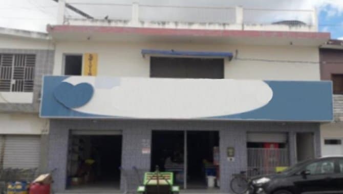 Comercial em leilão em Floresta - PE — Imóvel Residencial e Comercial 712 m² - Centro - Floresta - PE