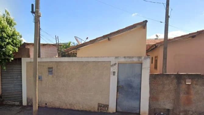 Casa em leilão em Terra Roxa - SP — Casa em Terreno de 202 m² - Terra Roxa - SP