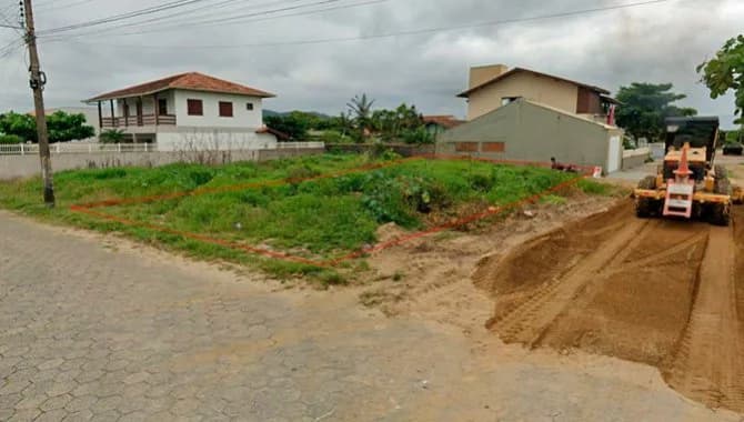 Terreno em leilão em Navegantes - SC — Terreno 330 m² - Meia Praia - Navegantes - SC